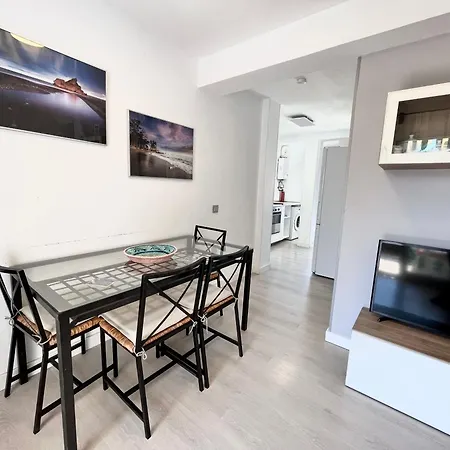 De Playa Reformado Apartamento Rincón de la Victoria